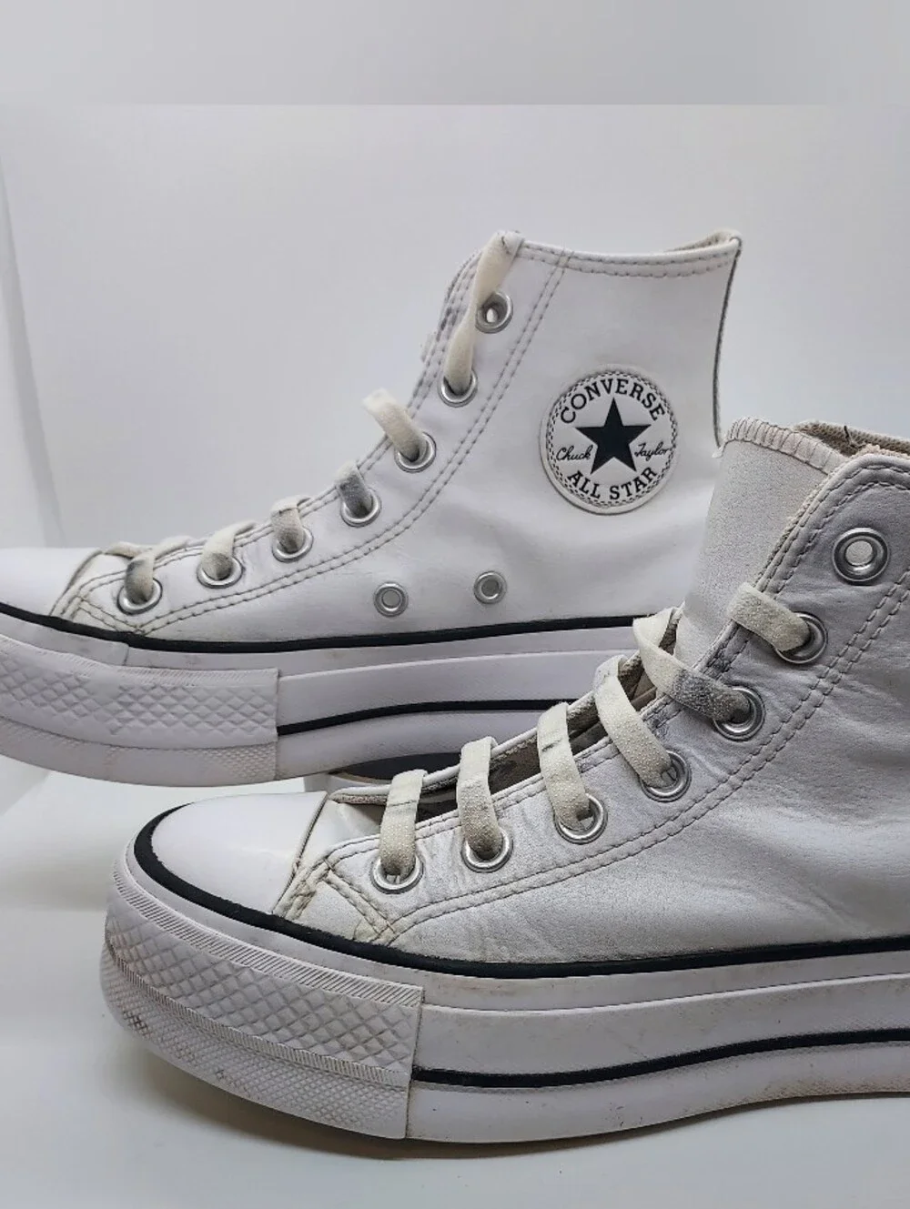 Converse High Top Leather Upper Platform Sole Womens Size 5 Used